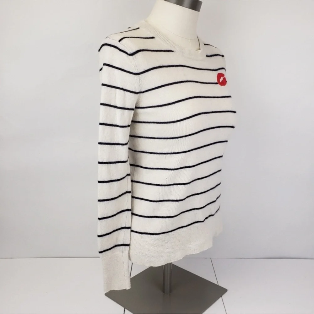 Banana republic sweater with cute lips detail - Picture 4 of 5